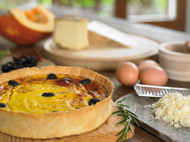 Quiche de calabaza con Le Gruyère AOP y Vacherin Fribourgeois AOP