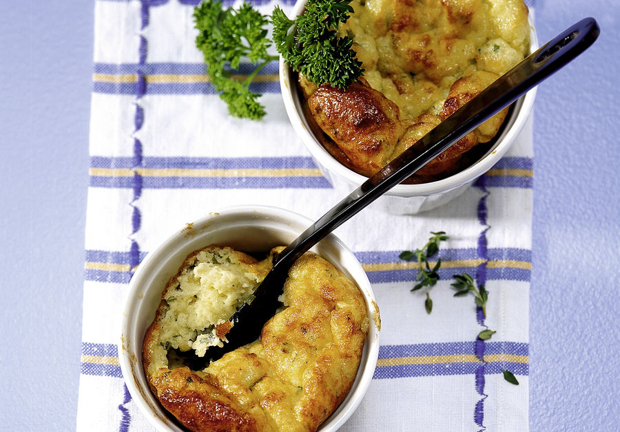 Soufflé de queso y hierbas