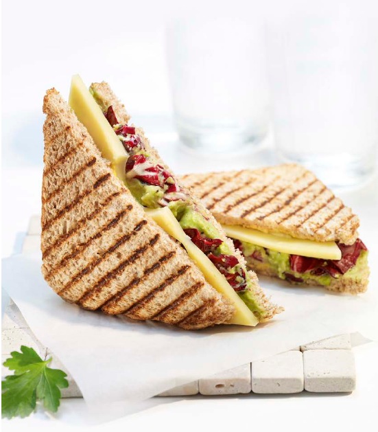 Sandwich de aguacate con Emmentaler AOP